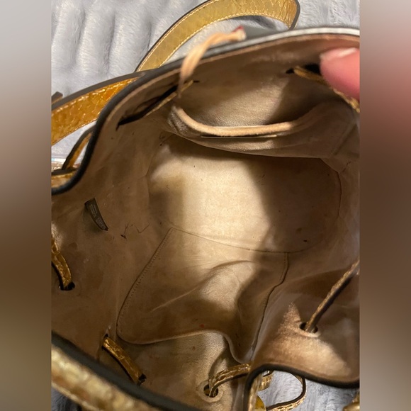 MK BUCKET BAG - Picture 8 of 8